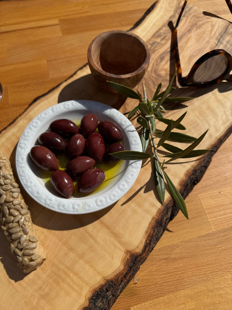 Kalamata-Oliven mit Stein in reinem Olivenöl – direkt vom Olivenbauer